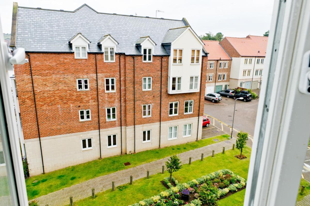 Watermark Apartments Γουίτμπι Δωμάτιο φωτογραφία