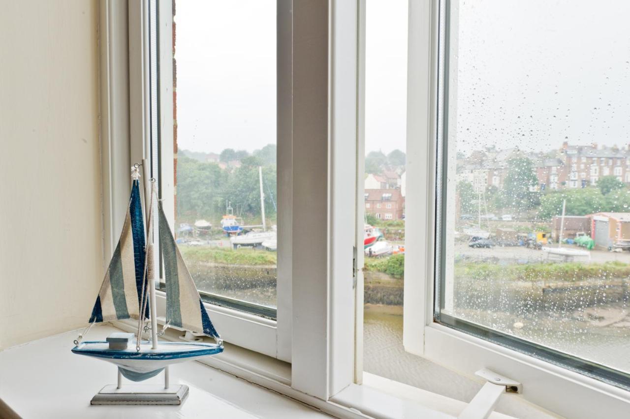 Watermark Apartments Γουίτμπι Δωμάτιο φωτογραφία