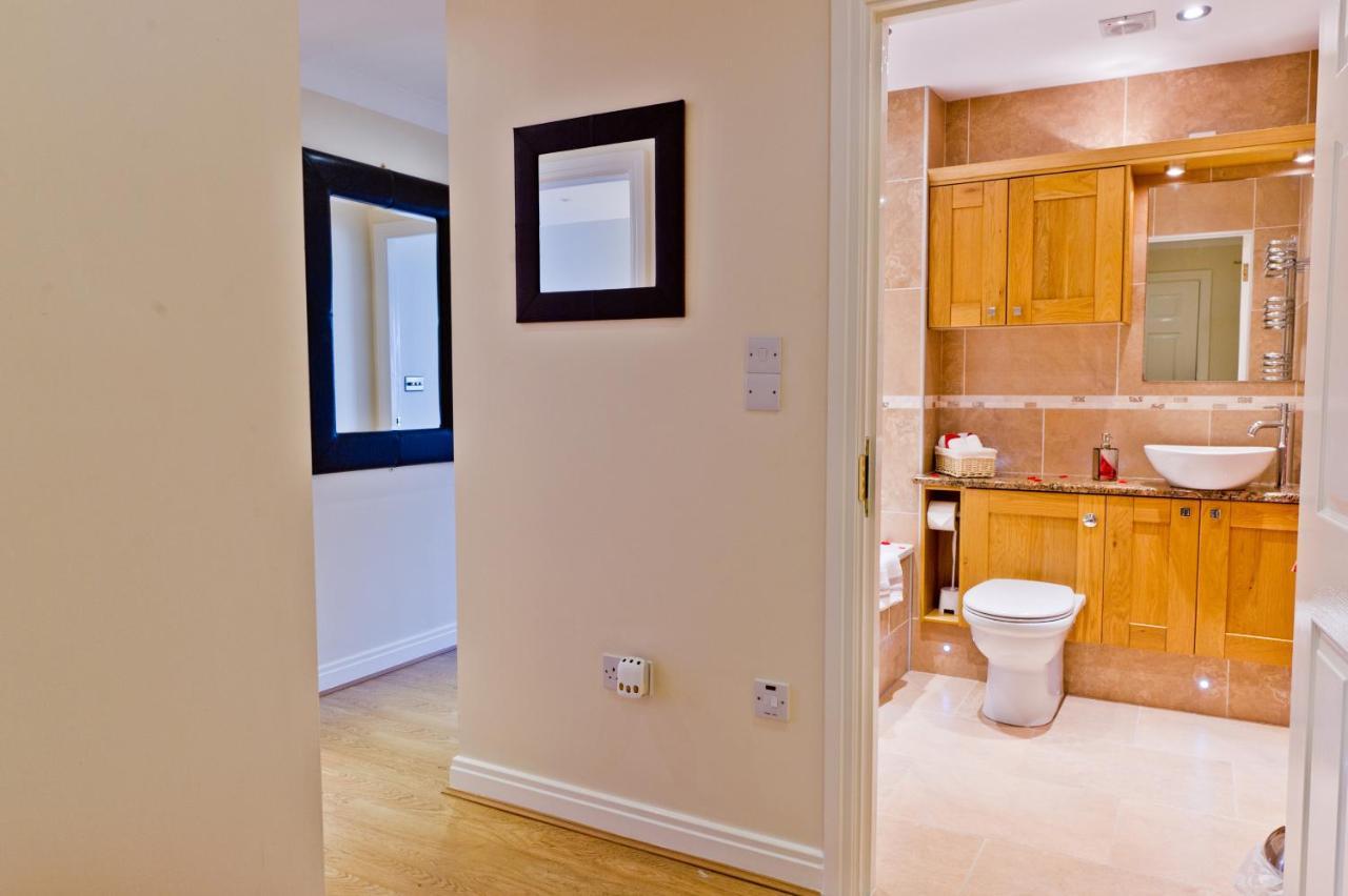 Watermark Apartments Γουίτμπι Δωμάτιο φωτογραφία